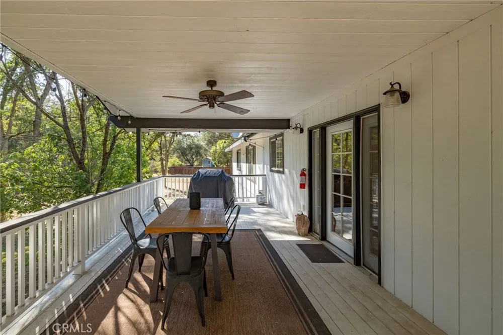 48866 Rock Point Road Oakhurst, CA 93644