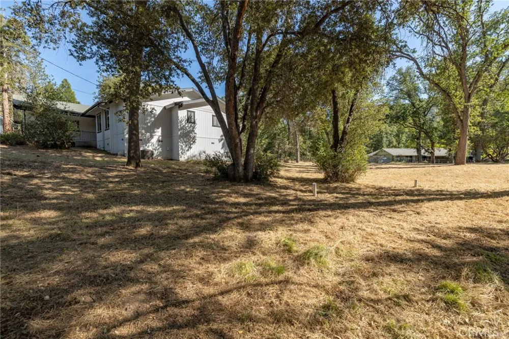 48866 Rock Point Road Oakhurst, CA 93644