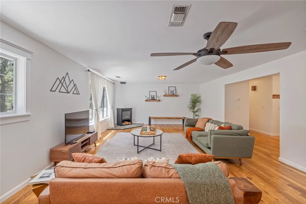48866 Rock Point Road Oakhurst, CA 93644
