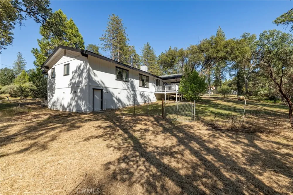 48866 Rock Point Road Oakhurst, CA 93644