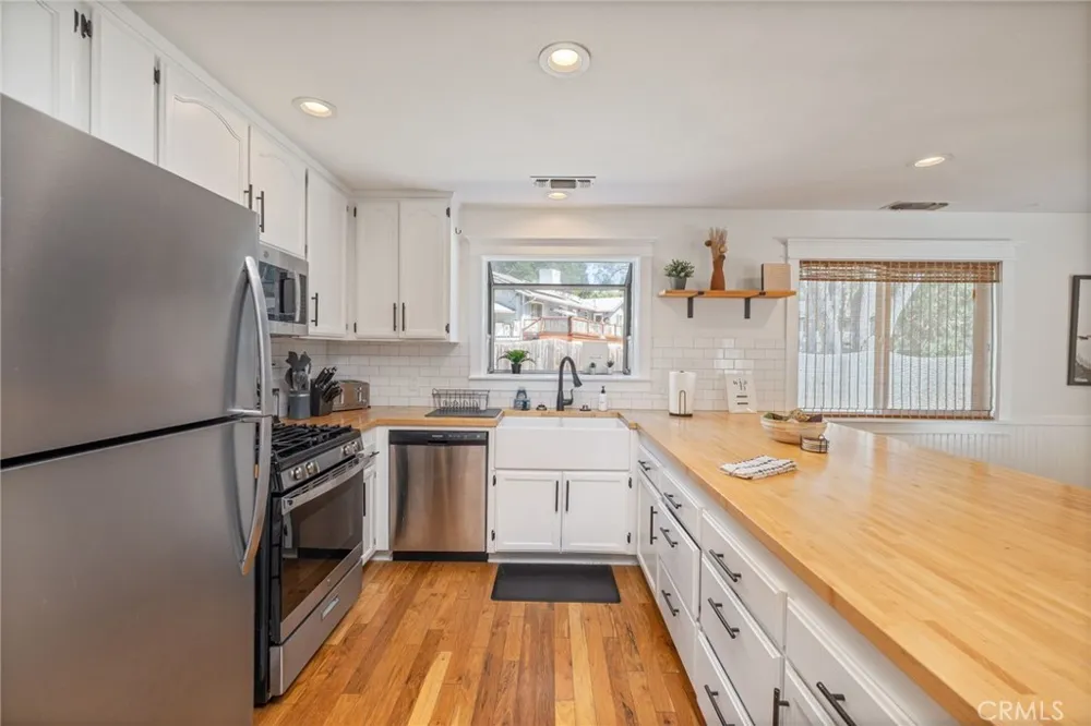 48866 Rock Point Road Oakhurst, CA 93644