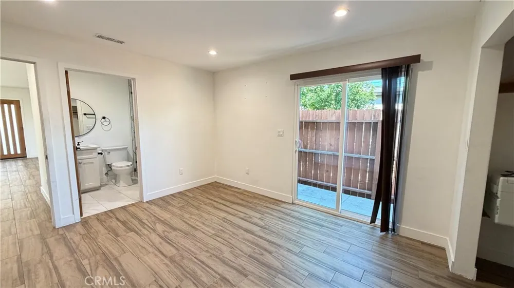 7257 Wilbur Avenue #Back house Reseda, CA 91335