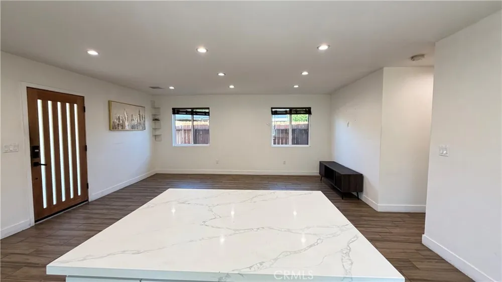7257 Wilbur Avenue #Back house Reseda, CA 91335
