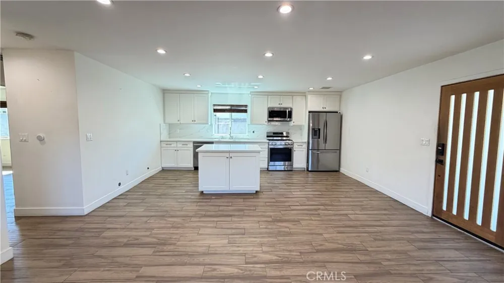 7257 Wilbur Avenue #Back house Reseda, CA 91335