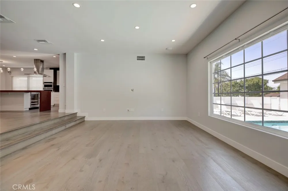 523 E Fairmount Burbank, CA 91501