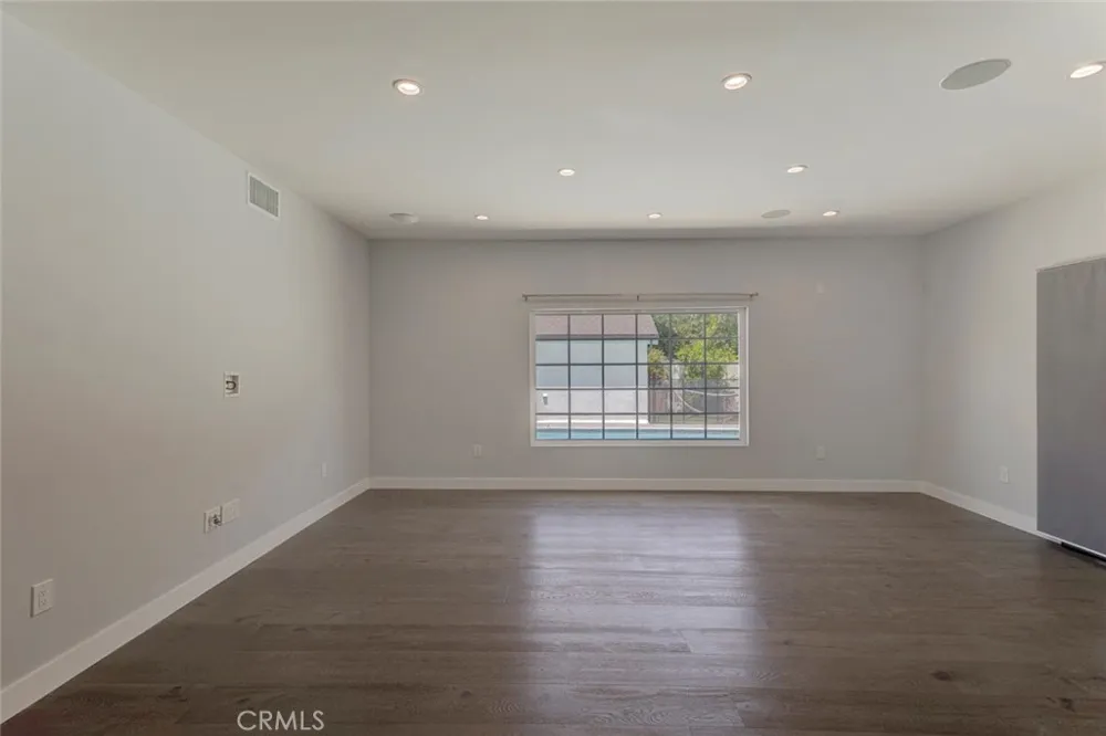 523 E Fairmount Burbank, CA 91501