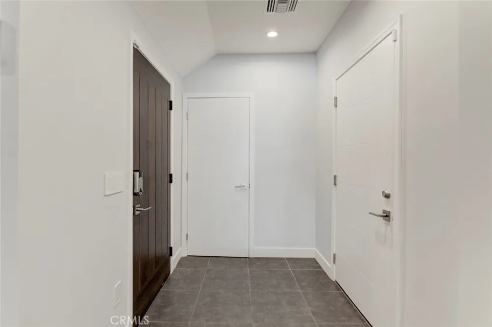 523 E Fairmount Burbank, CA 91501