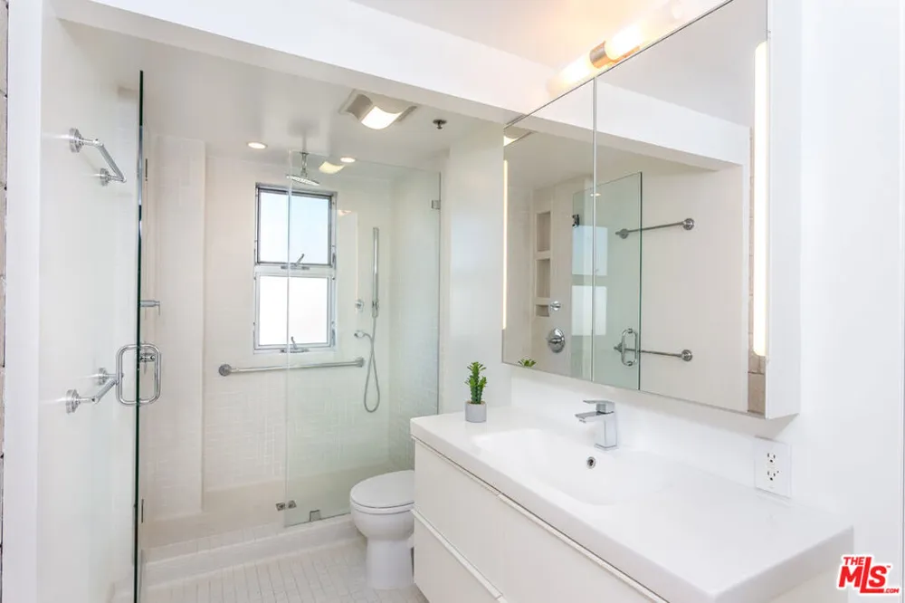 1212 Abbot Kinney Boulevard #1 Venice, CA 90291