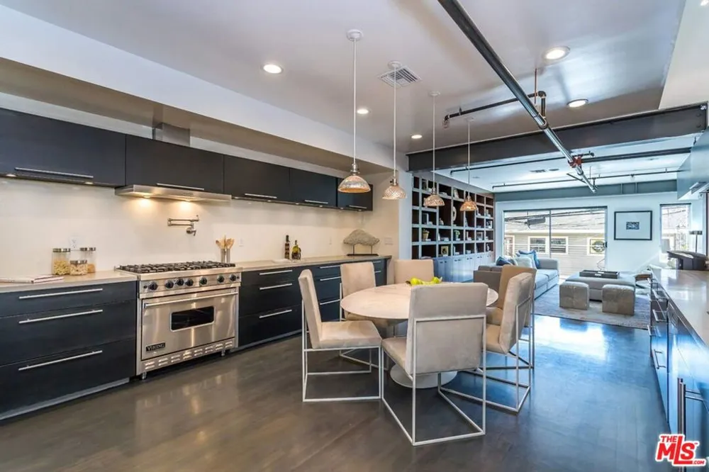 1212 Abbot Kinney Boulevard #1 Venice, CA 90291