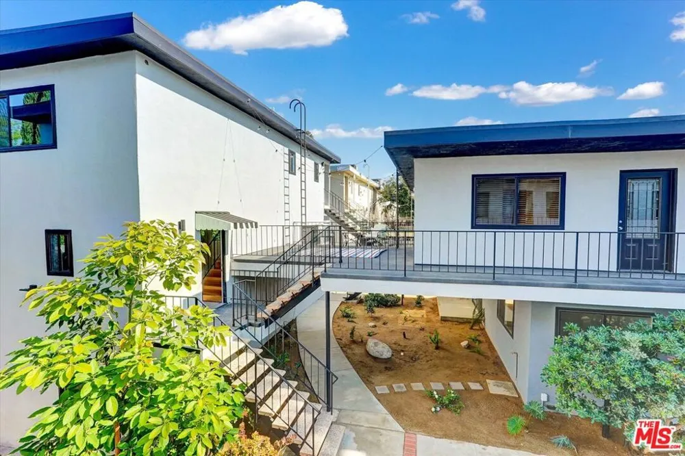 5726 Woodman Avenue #4 Van Nuys, CA 91401