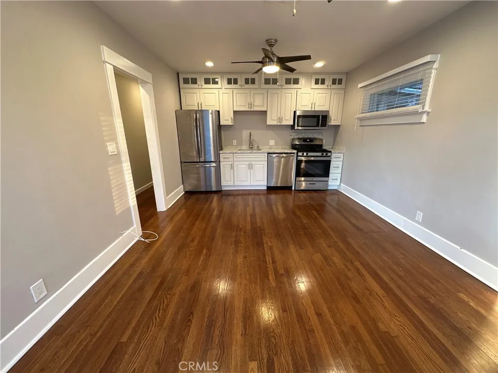 633 W Maple Avenue Orange, CA 92868
