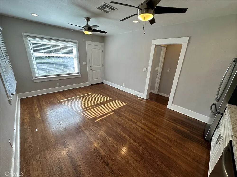 633 W Maple Avenue Orange, CA 92868