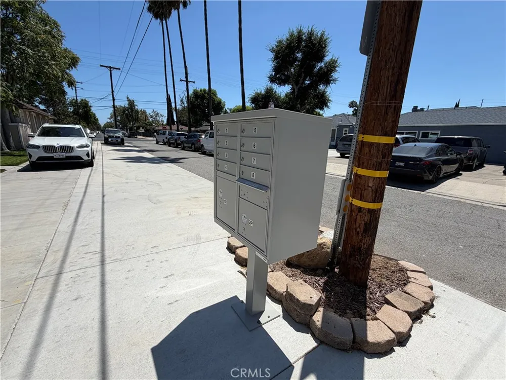 633 W Maple Avenue Orange, CA 92868