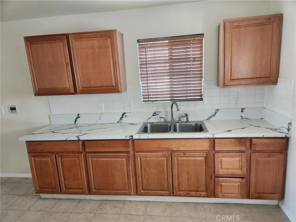 440 Lillian Barstow, CA 92311