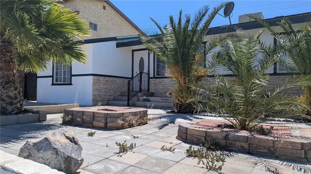 440 Lillian Barstow, CA 92311