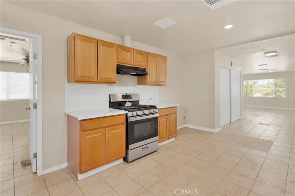 440 Lillian Barstow, CA 92311