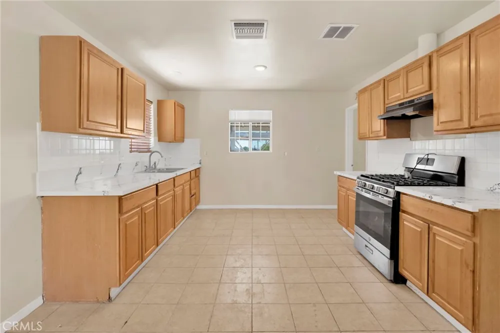 440 Lillian Barstow, CA 92311