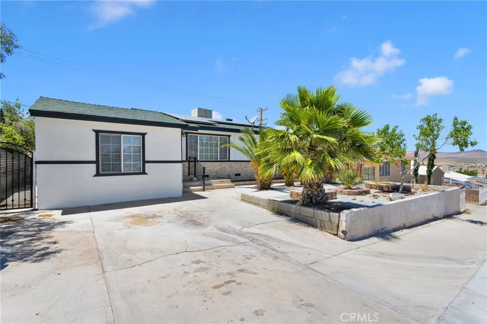 440 Lillian Barstow, CA 92311