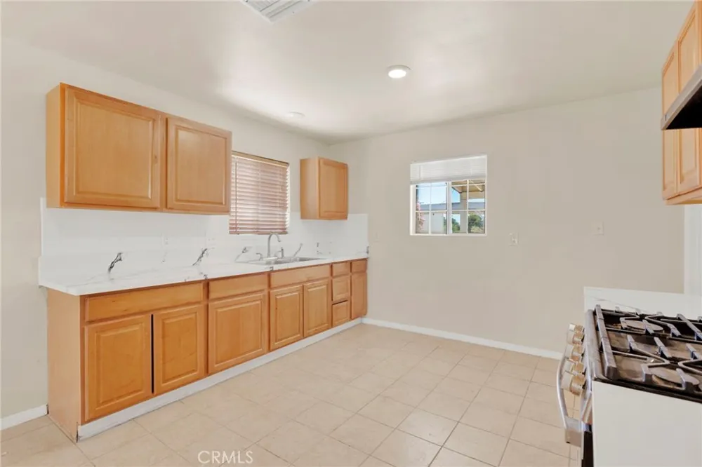440 Lillian Barstow, CA 92311