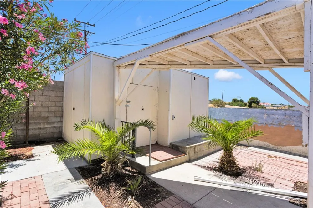440 Lillian Barstow, CA 92311