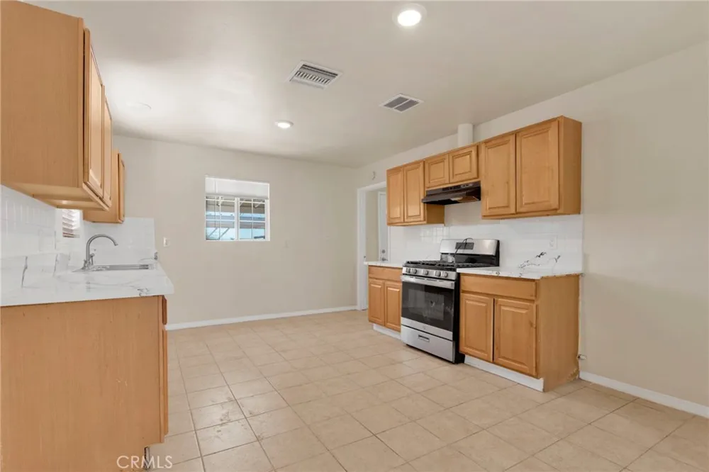 440 Lillian Barstow, CA 92311