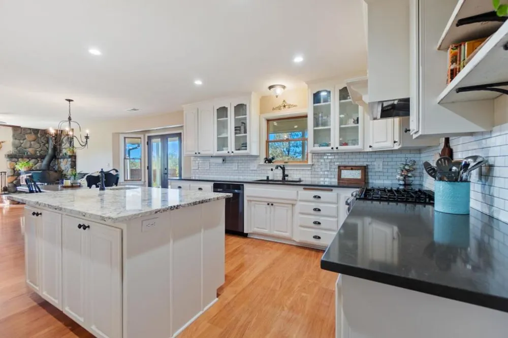 17962 Coyote Lane Anderson, CA 96007