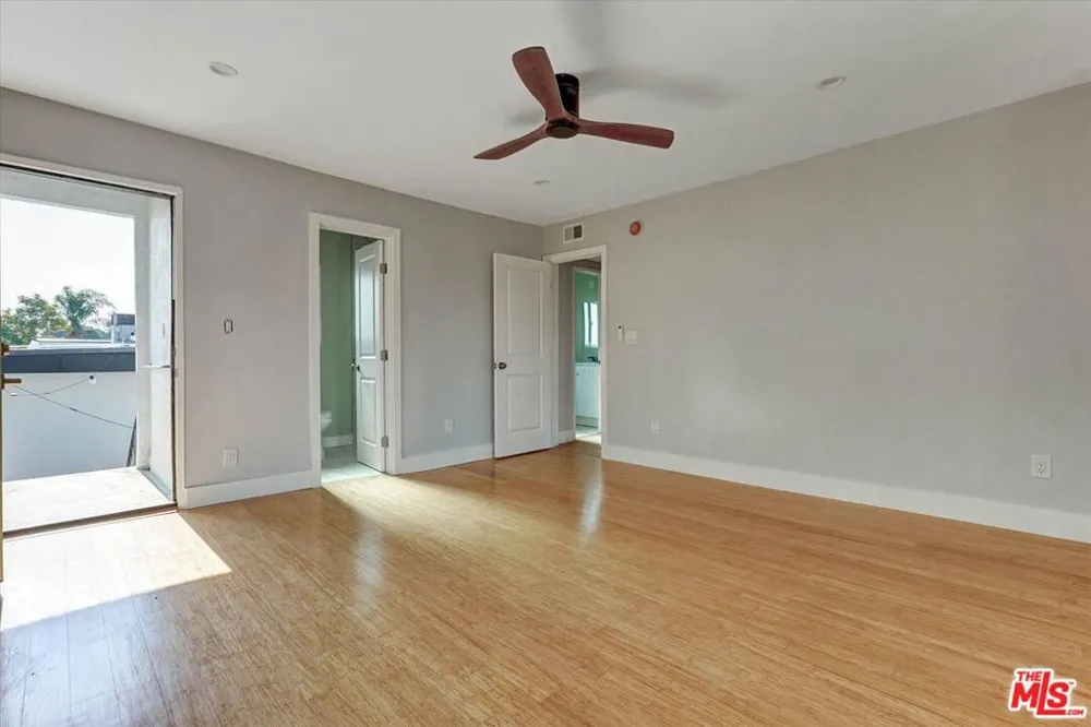 5726 Woodman Avenue ##2 Van Nuys, CA 91401