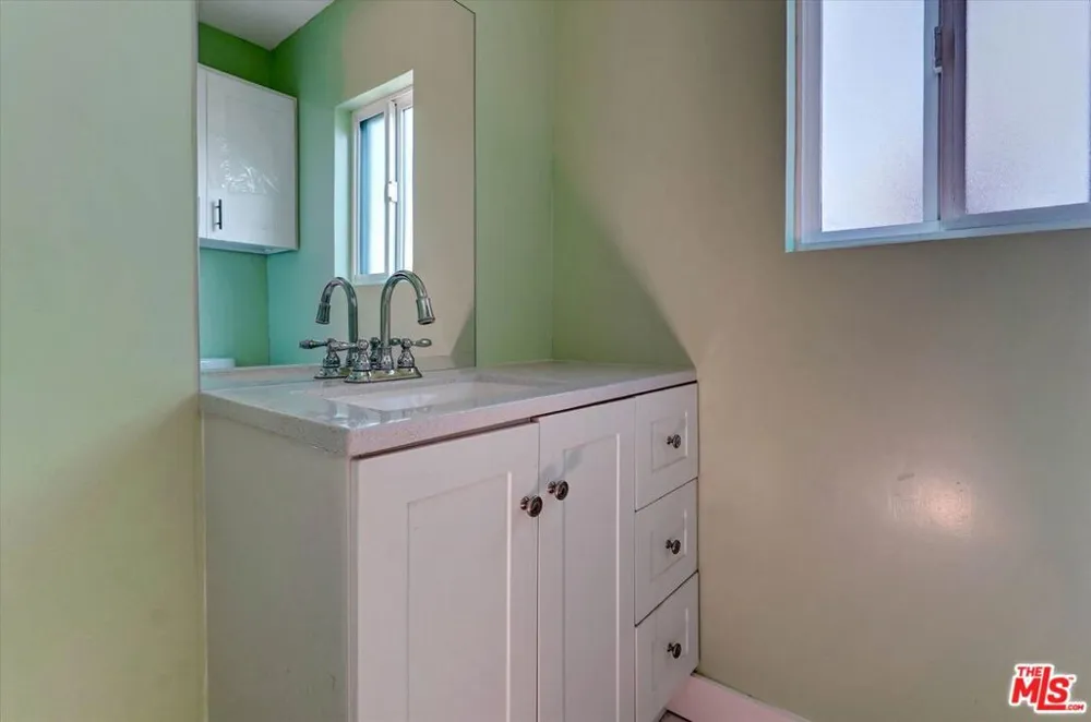 5726 Woodman Avenue ##2 Van Nuys, CA 91401