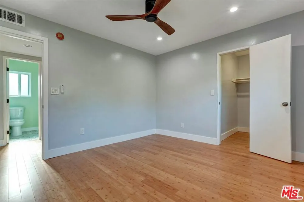 5726 Woodman Avenue ##2 Van Nuys, CA 91401
