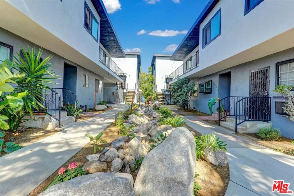 5726 Woodman Avenue ##2 Van Nuys, CA 91401