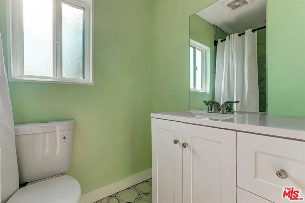 5726 Woodman Avenue ##2 Van Nuys, CA 91401
