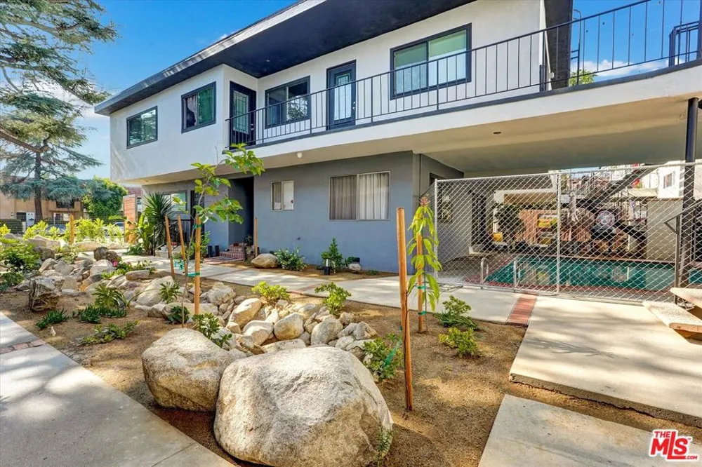 5726 Woodman Avenue ##2 Van Nuys, CA 91401