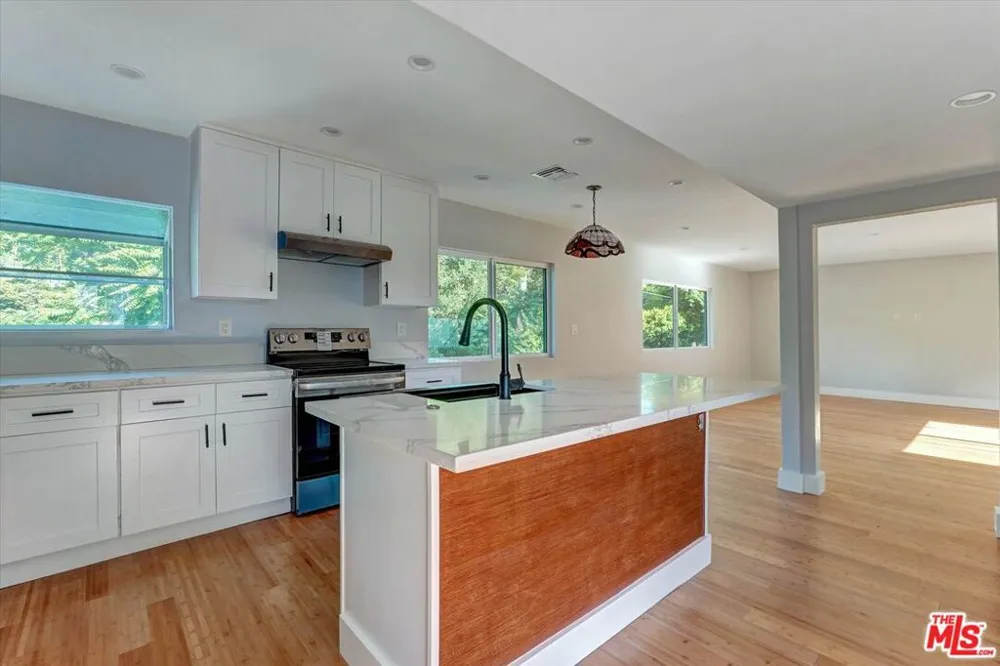 5726 Woodman Avenue ##2 Van Nuys, CA 91401