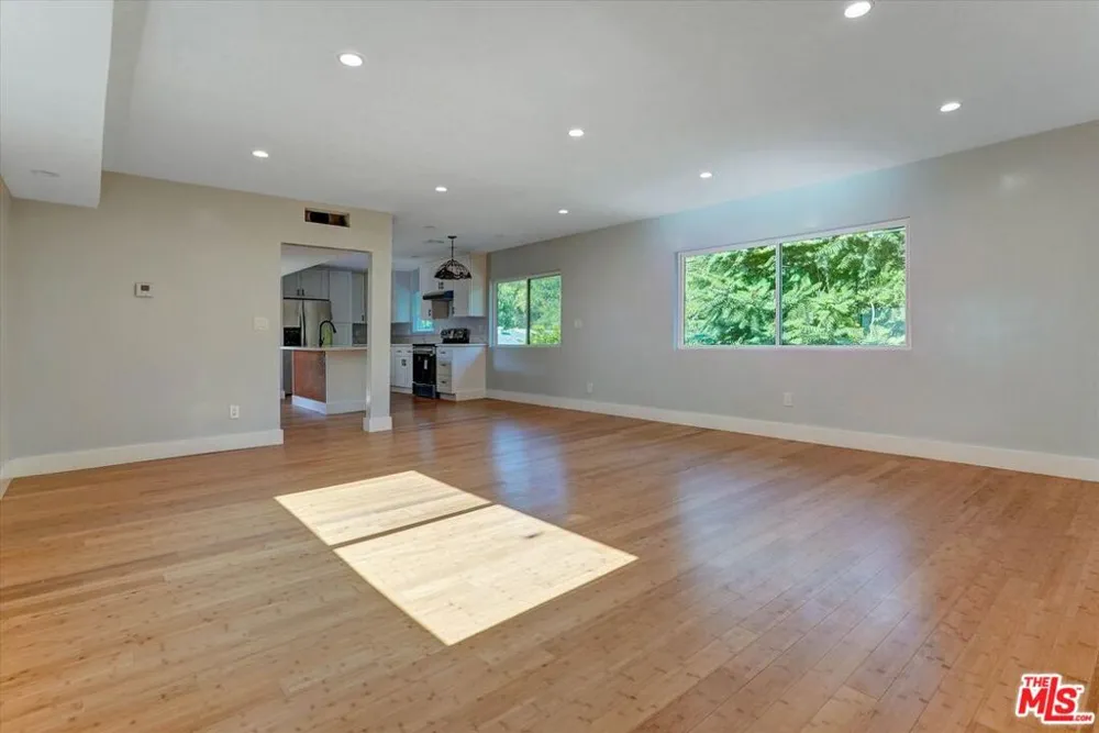 5726 Woodman Avenue ##2 Van Nuys, CA 91401