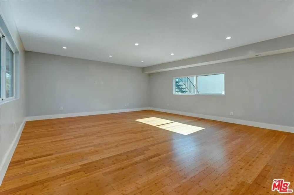 5726 Woodman Avenue ##2 Van Nuys, CA 91401