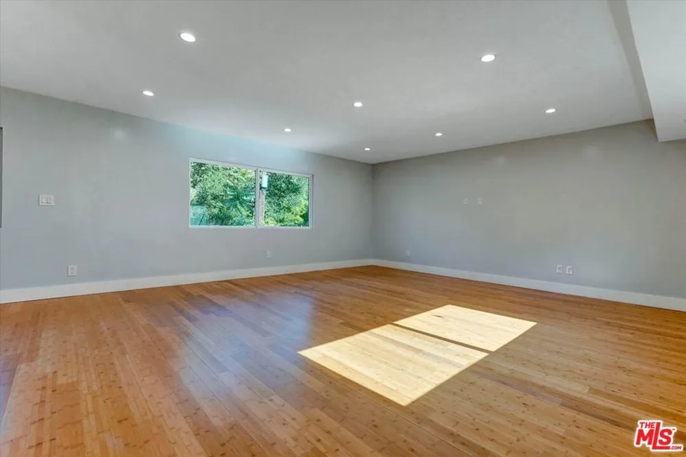 5726 Woodman Avenue ##2 Van Nuys, CA 91401