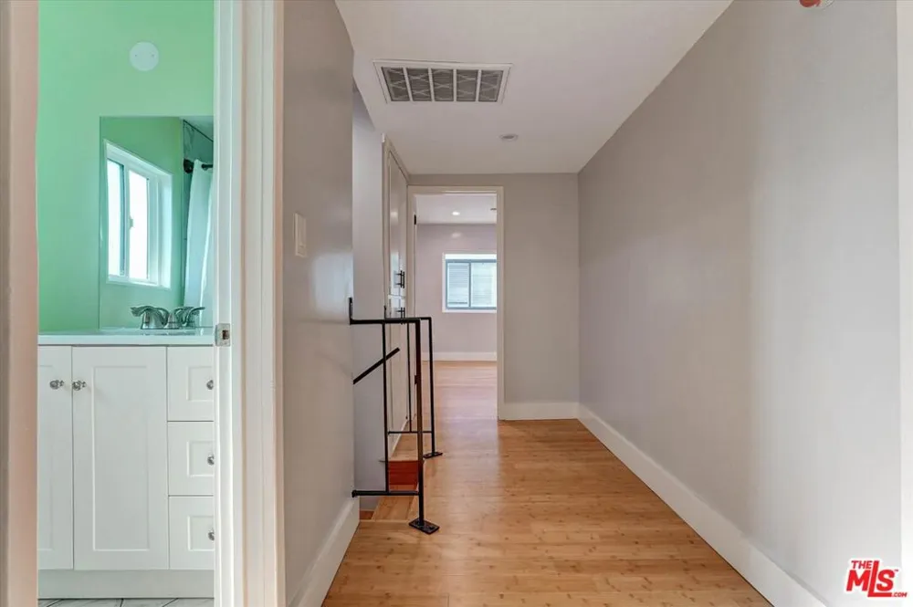 5726 Woodman Avenue ##2 Van Nuys, CA 91401