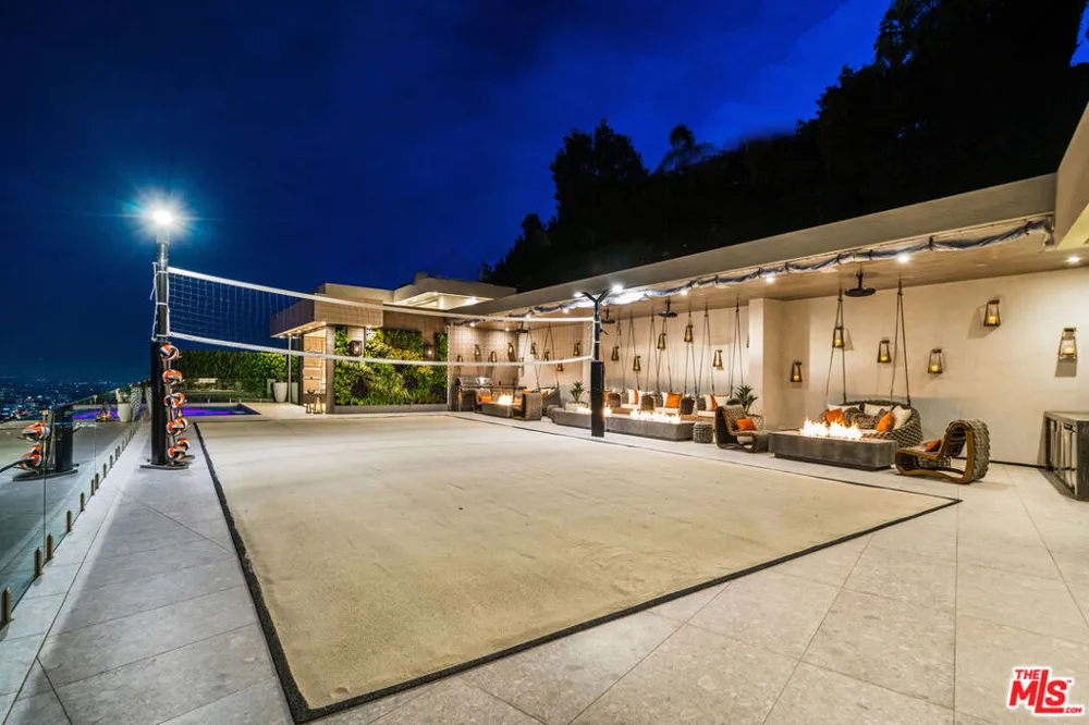 9330 Flicker Way Los Angeles, CA 90069