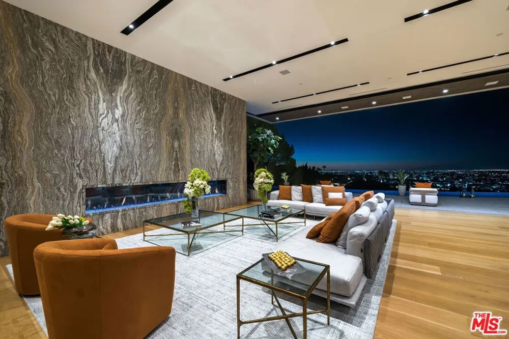 9330 Flicker Way Los Angeles, CA 90069