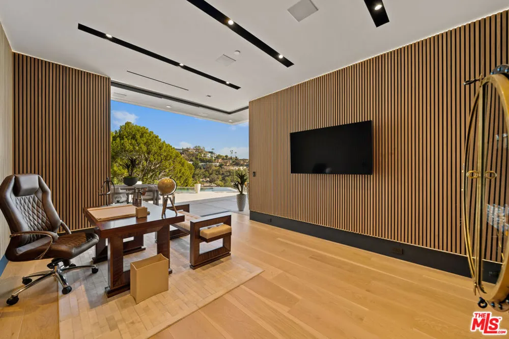 9330 Flicker Way Los Angeles, CA 90069