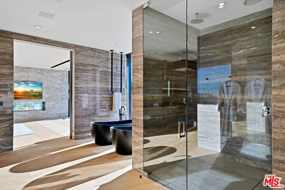 9330 Flicker Way Los Angeles, CA 90069