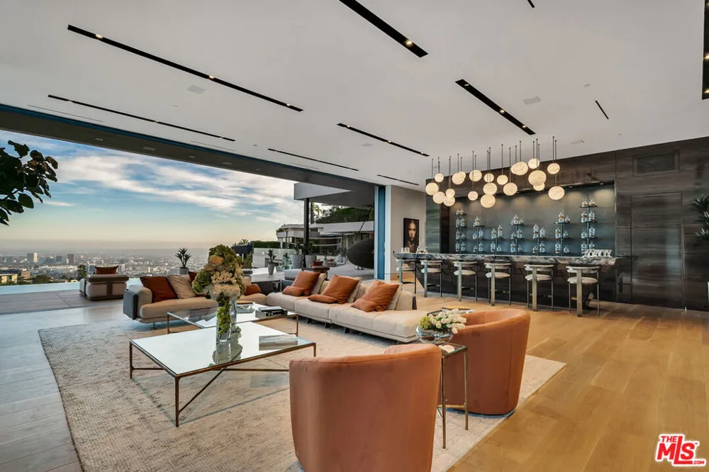 9330 Flicker Way Los Angeles, CA 90069