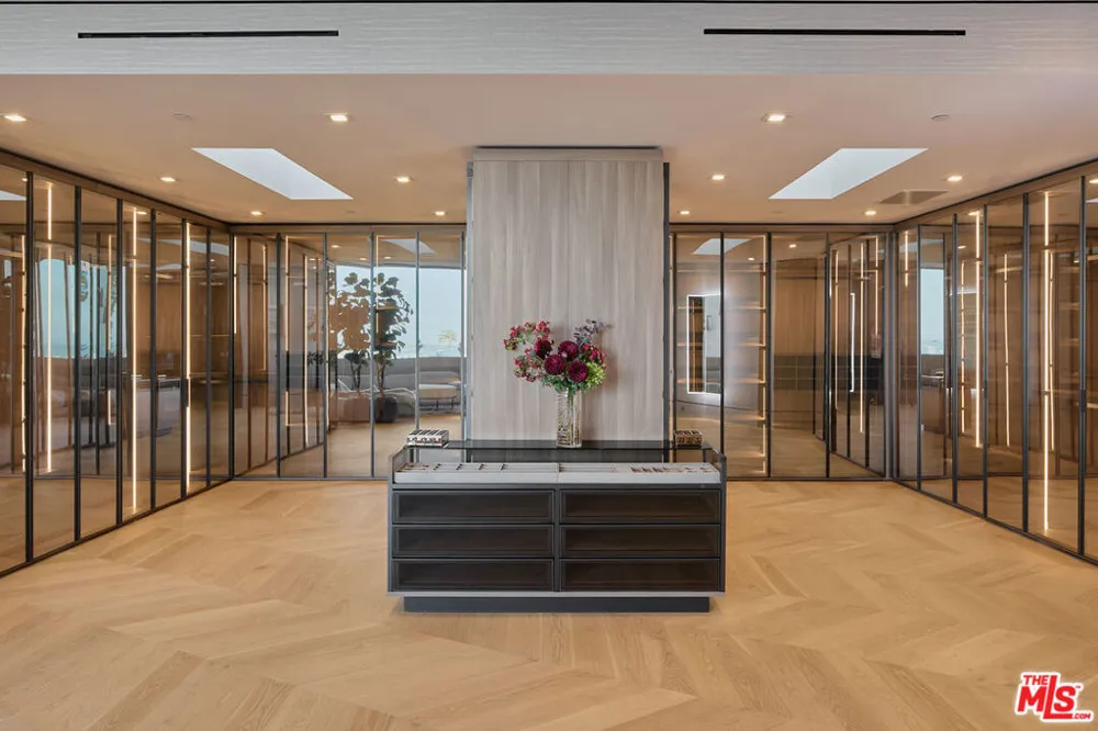 9330 Flicker Way Los Angeles, CA 90069