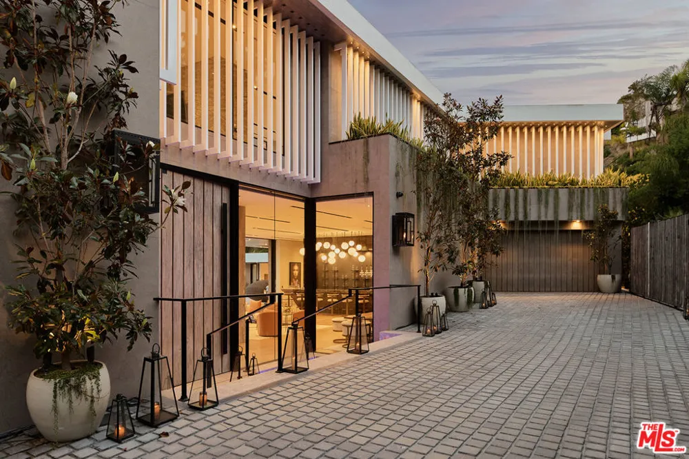 9330 Flicker Way Los Angeles, CA 90069