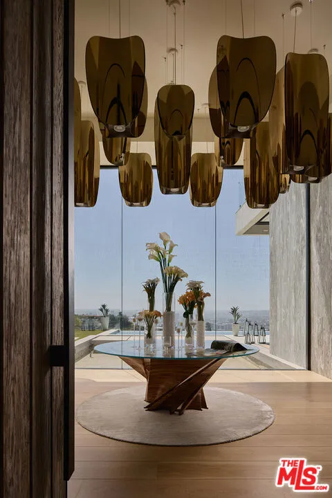 9330 Flicker Way Los Angeles, CA 90069