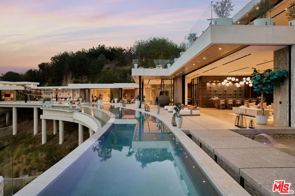9330 Flicker Way Los Angeles, CA 90069