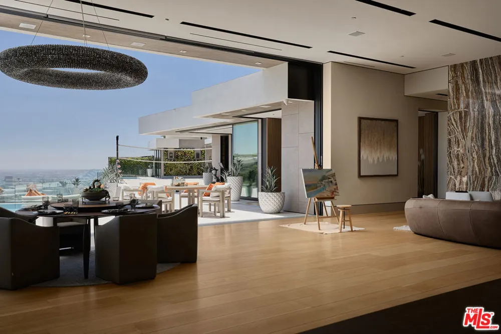 9330 Flicker Way Los Angeles, CA 90069