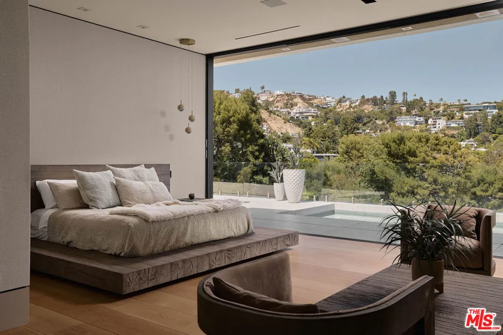 9330 Flicker Way Los Angeles, CA 90069