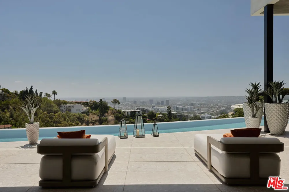 9330 Flicker Way Los Angeles, CA 90069