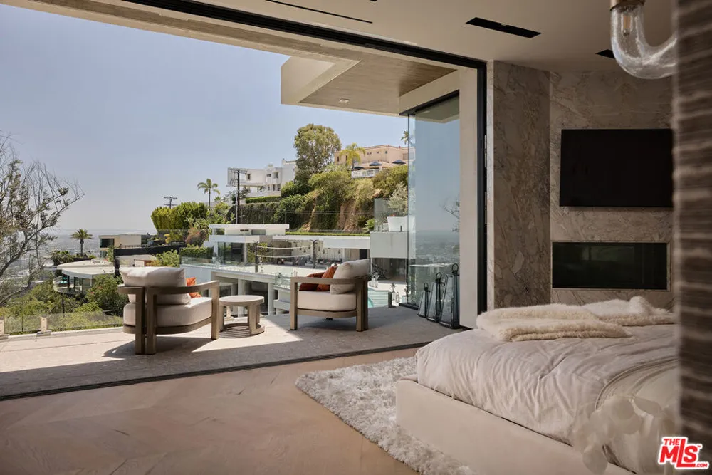 9330 Flicker Way Los Angeles, CA 90069